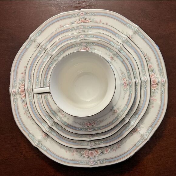 Vintage Noritake Rothschild china place setting - Picture 2 of 4